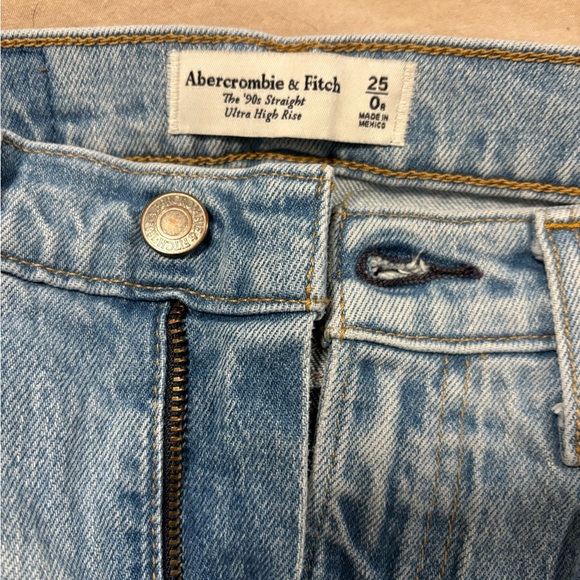 Abercrombie jeans - Picture 3 of 3
